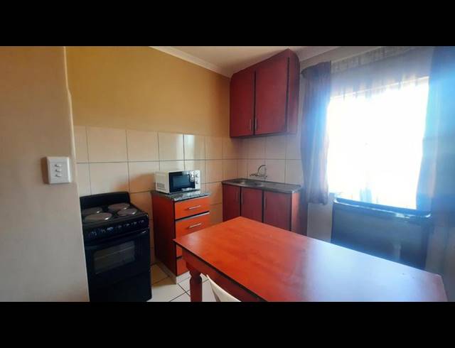 1 BEDROOM PROPERTY TO RENT IN TRENANCE MANOR